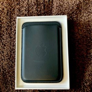iPhone Leather Wallet - MagSafe BNIB
